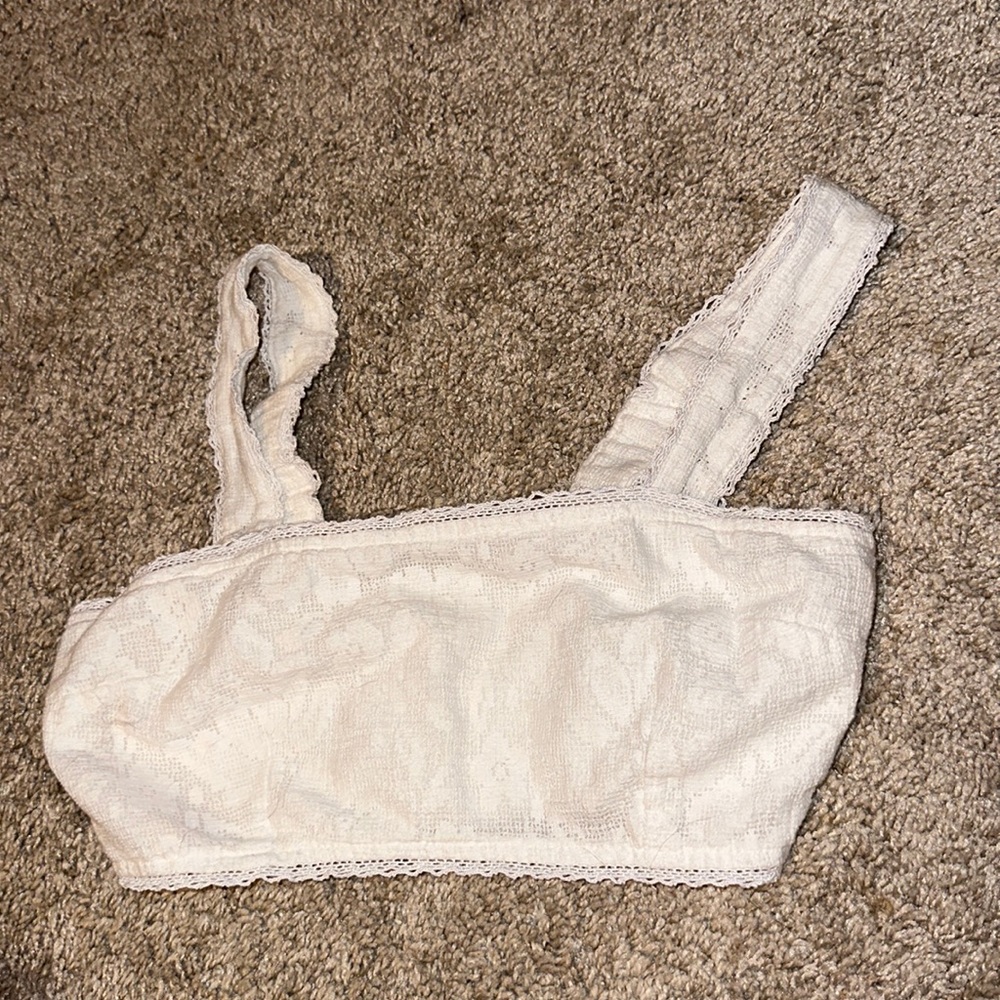 I’m selling this crop top